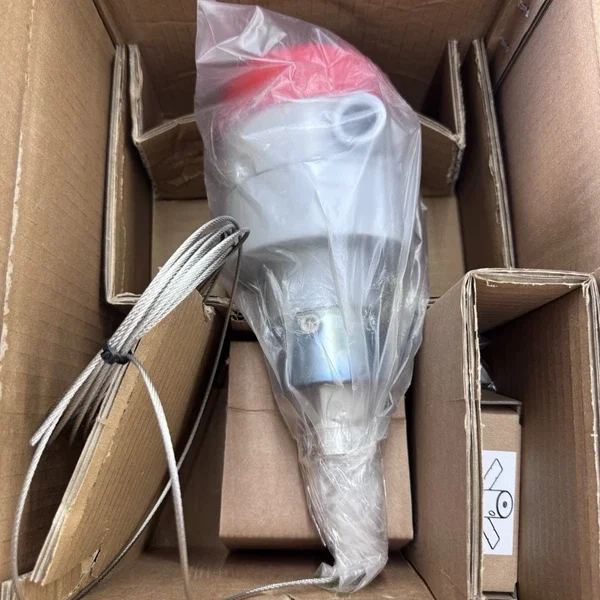 Danfoss Liquid Level Sensor AKS 4100 - 084H4512 New