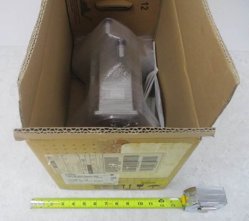 SIEMENS 1FK7063-5AF71-1EH0 SERVO MOTOR, 3 PHASE, 5.6A, 3000 RPM, V0533 2 1FK7063 5AF71 1EH0 0