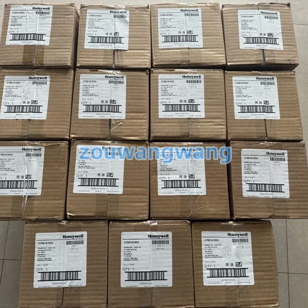 New In Box Honeywell C7061A1053 UV Flame Detector C7061A1053 #Z