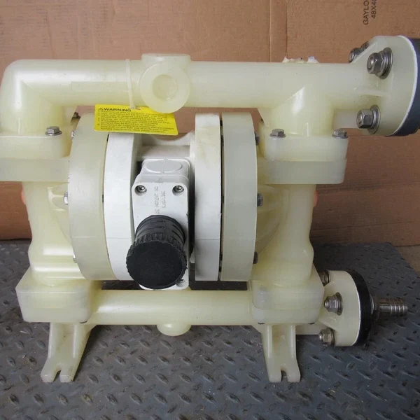 WILDEN DIAPHRAGM PUMP P200PKPPPTNUTFPTV 02-10568 1"NPT INLETOUTLET USED !!