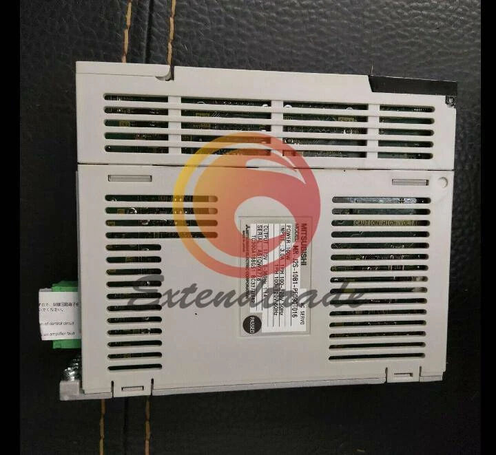 MITSUBISHI Servo Drive MR-J2S-10B1-PF090T016 New 1 s l800 413