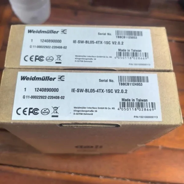 Weidmuller IE-SW-BL05 -4TX-1SC 1240890000