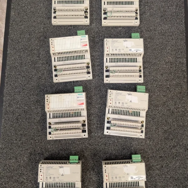 Schneider 170DNT11000 TSX Momentum Communication Adapter w Base 170ADM54080 PLC