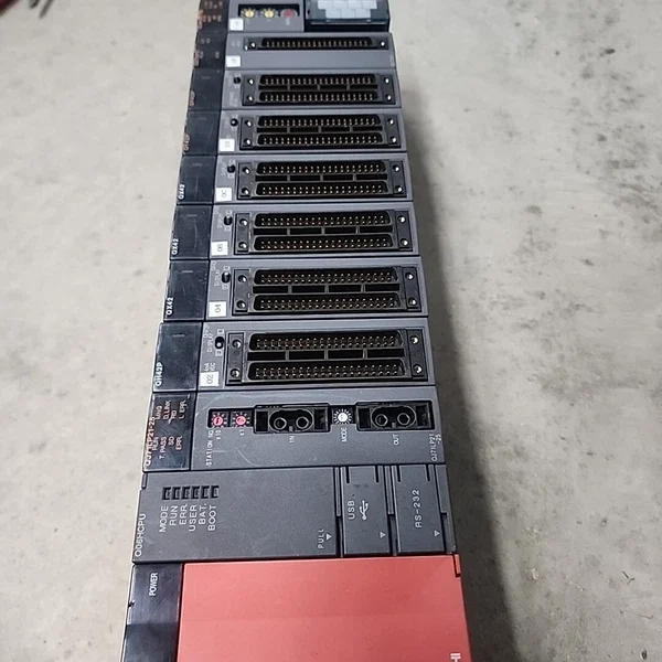 MITSUBISHI CPU MODULE BASE+POWER SUPPLY+PLC BASE UNIT Q61P POWER SUPPLY Melsec