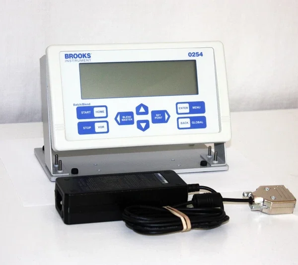 Brooks Instrument 0254 Four Channel Measurement, Process Control with PSU
