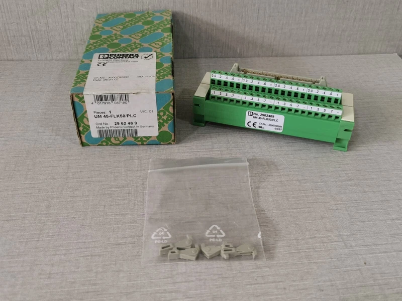 LOT 5 PHOENIX CONTACT UM 45-FLK50PLC 1 s l800 4697