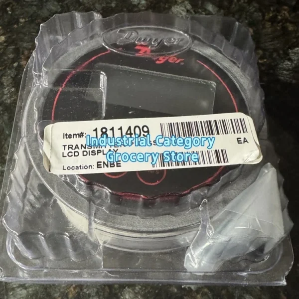 New Dwyer DM-2013-LCD Digital differential pressure meter DM2013LCD