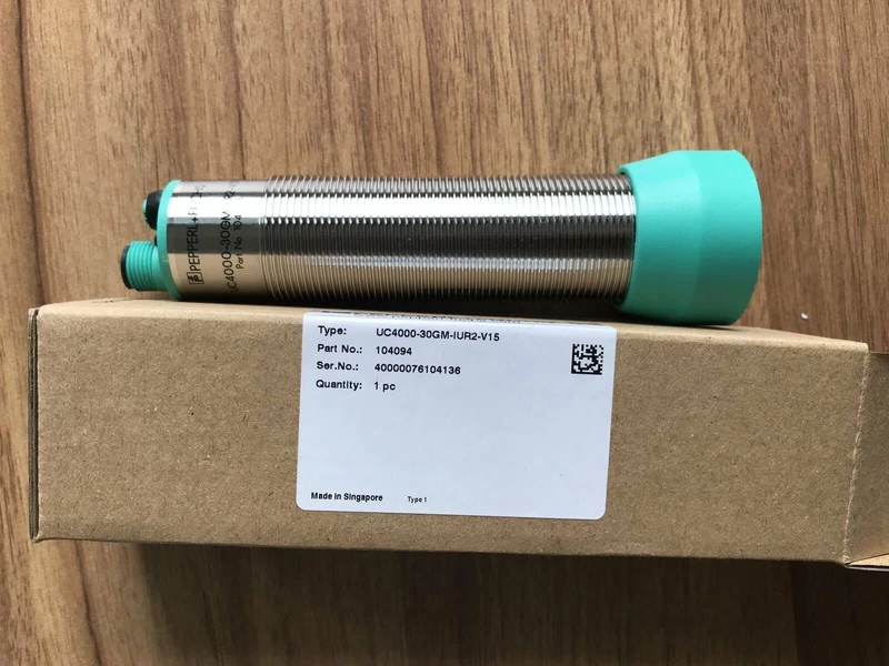 New Pepperl+Fuchs UC4000-30GM-IUR2-V15 Ultrasonic Sensor Expedited Shipping 1 s l800 1242
