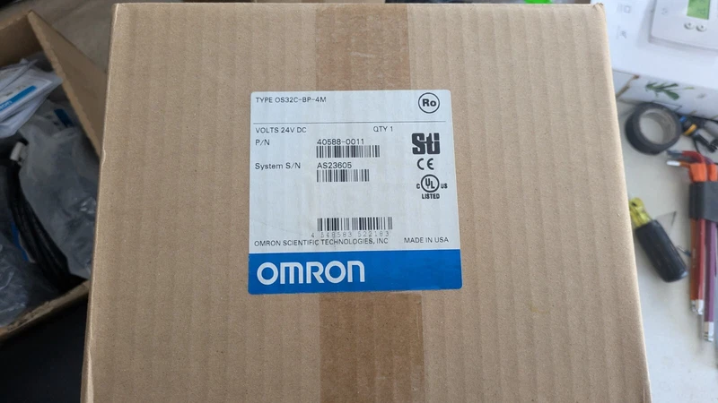 NEW OMRON OS32C-BP-4M SAFETY LASER SCANNER 40588-0011 OS32CBP4M 1 s l800 173